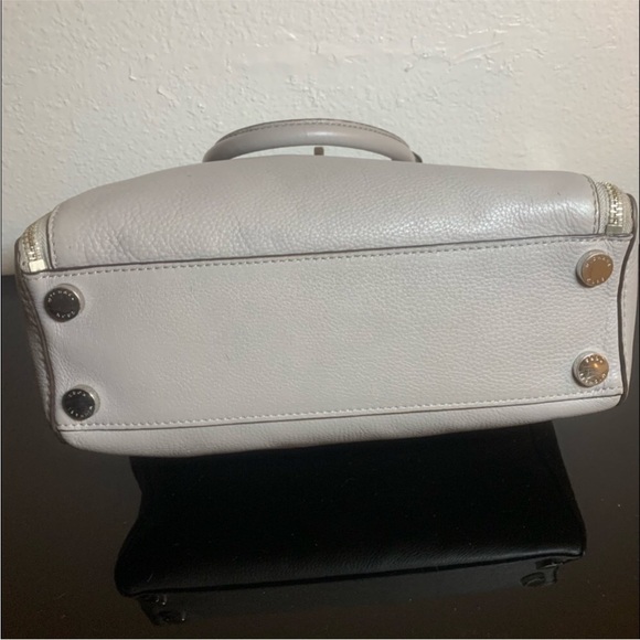 MiChaEl KoRs PebBle leaTHer t0tE hAnDbaG - Picture 6 of 13